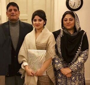 Zaira Wasim with her parents