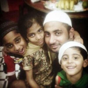 Zubair Khan with his kids