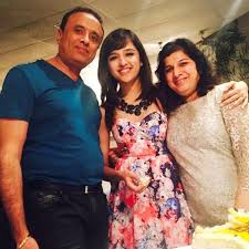Shirley Setia with her parents