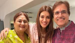 Kriti Sanon with her parents