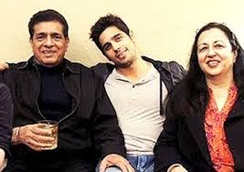 Sidharth Malhotra with his parents