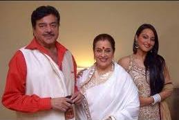 Sonakshi Sinha with her parents
