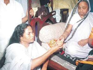 Mamata Banerjee with her mother