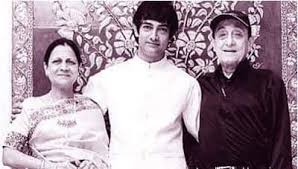 Aamir Khan with her parents