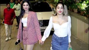 Jhanvi Kapoor with her sister Khushi