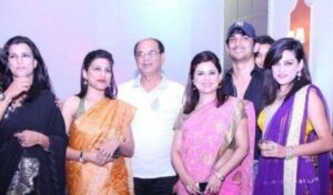 Sushant Singh Rajput with his father & sisters