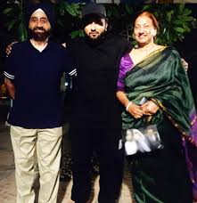 Yo Yo Honey Singh with his parents