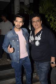 Armaan Malik with his father