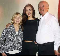 Amy Jackson with her parents