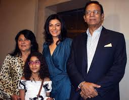 Sushmita Sen with her parents