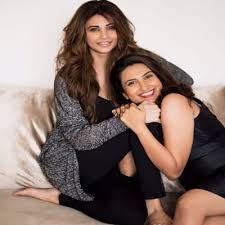Daisy Shah with her sister