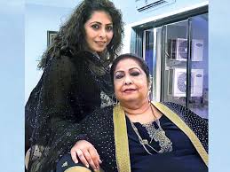 Geeta Kapur with her mother
