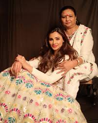 Daisy Shah with her mother