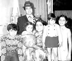 Sunny Deol with his family