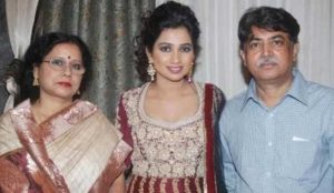Shreya Ghoshal with her parents