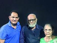 Mohammad Azharuddin with his parents
