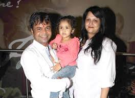 Rajpal Yadav with his wife & daughter