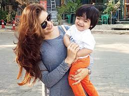 Aamna Sharif with her son