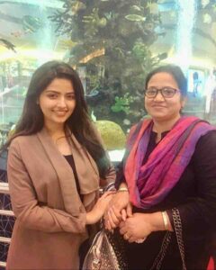 Shirin Kanchwala with her mother