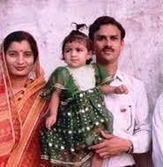 Anveshi Jain with her parents