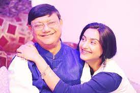 Rati Pandey with her father