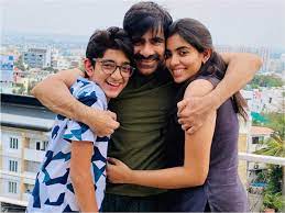 Ravi Teja with his children