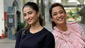 Palak Tiwari with her mother