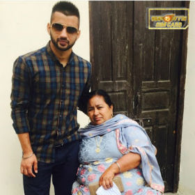 Manpreet Singh with his mother