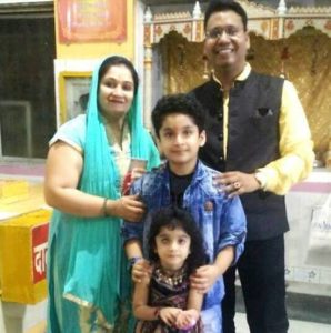 Ishant Bhanushali with his family