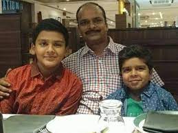 Divyansh Dwivedi with his father & brother