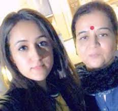 Manika Batra with her mother