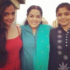 Ahsaas Channa with her mother & sister