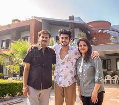 Sanket Mehta with his parents