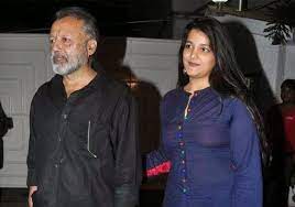 Sanah Kapoor with her father