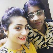 Neha Marda with her mother